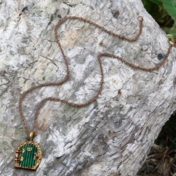 MODCLOTH LIMITED EDITION THE HOBBIT DOOR LOCKET NECKLACE - Picture 4 of 4